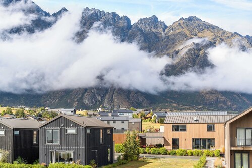 Modern 2 Bedroom Apartment with Mountain Outlook