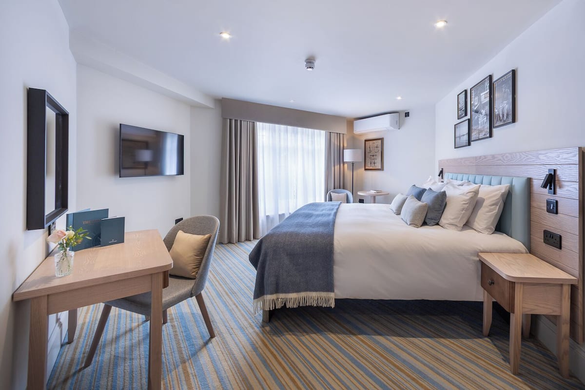 Camera Superior con letto matrimoniale o 2 letti singoli, 1 letto king, vista mare | 1 camera, biancheria da letto di alta qualità, copriletto in piuma