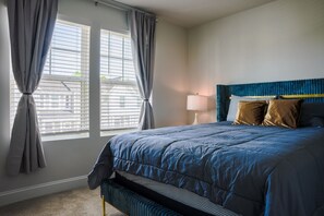 3 slaapkamers, een strijkplank/strijkijzer, wifi, beddengoed