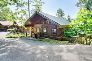 House (1 Bedroom) | Interior - Smoky Mtn Escape w/ Hot Tub: 4 Mi to Gatlinburg! (Gatlinburg)