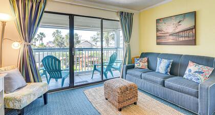 Walk to Galveston Beach: Resort-style Gem w/ Pool