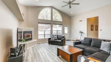 House (2 Bedrooms) | Front of property