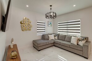 Interior - 4 Mi to Coast: Modern Retreat in Vero Beach! (Vero Beach)
