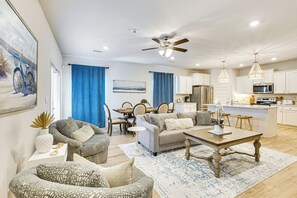 Interior - Beach Access: Port St Joe Home w/ Screened Patio! (Port St. Joe)