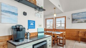 Kaffetrakter/tekoker, kjøleskap, mikrobølgeovn og ovn
