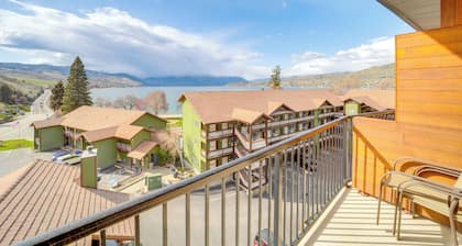 Walk to Lake Chelan: Top-level Waterfront Condo