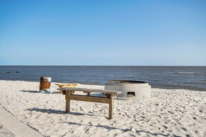 Interior - Walk to Gulf Coast: Biloxi Condo w/ Pool Access (Biloxi)