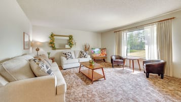 House (3 Bedrooms) | Front of property