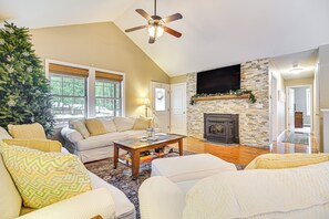 House (3 Bedrooms) | Front of property