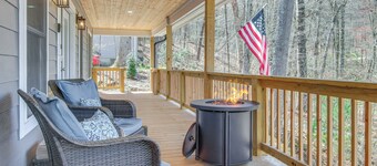 Modern Retreat w/ Mtn Views in Maggie Valley!