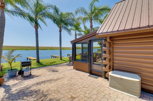 Boat, Fish & Swim: Lakefront Cabin in Okeechobee!