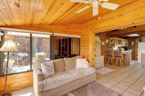 House (1 Bedroom) | Interior