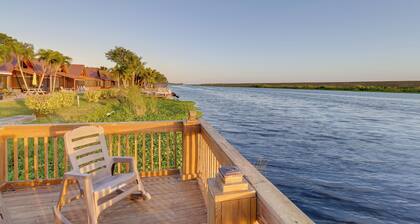 Access to Lake Okeechobee: Cabin w/ Perks!