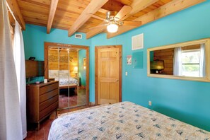 Interior - Access to Lake Okeechobee: Cabin w/ Perks! (Okeechobee)