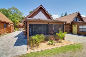 House (1 Bedroom) | Interior - Access to Lake Okeechobee: Cabin w/ Perks! (Okeechobee)