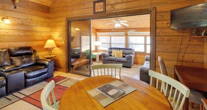 Cabin w/ Boat Launch & Pool Access in Okeechobee