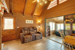 House (1 Bedroom) | Interior - Lake Okeechobee Cabin w/ Boat Launch & Patio (Okeechobee)