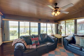 House (1 Bedroom) | Interior - Lake Okeechobee Cabin w/ Boat Launch & Patio (Okeechobee)