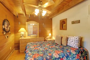 House (1 Bedroom) | Interior - Lake Okeechobee Cabin w/ Boat Launch & Patio (Okeechobee)