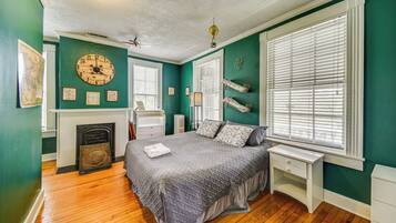 House (6 Bedrooms) | Interior