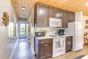 Cottage (2 Bedrooms) | Interior