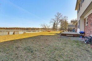 Interior - Ice Fishing & Winter Hikes! Belleville Lake House (Belleville)