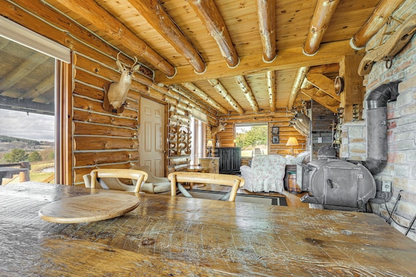 House (2 Bedrooms) | Interior
