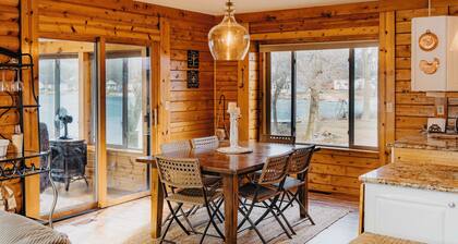 Lakefront Getaway w/ Fire Pit in Akron