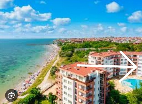 
1-room apartment with sea view in Ravda, on the first line of the sea.