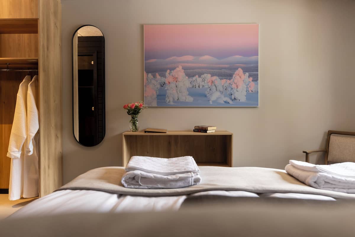 Superior Double or Twin Room, 1 Bedroom | Premium bedding, laptop workspace, blackout drapes, soundproofing