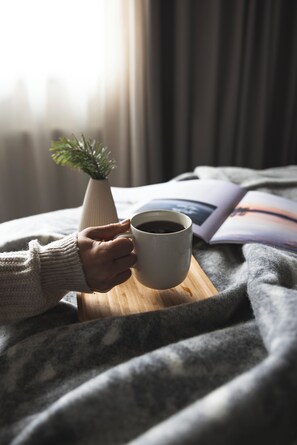 Superior Double or Twin Room, 1 Bedroom | Peralatan tempat tidur premium, meja, ruang kerja komputer riba 