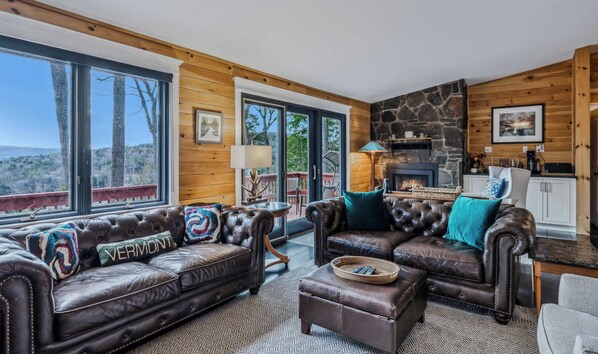 Téléviseur, foyer, bureau