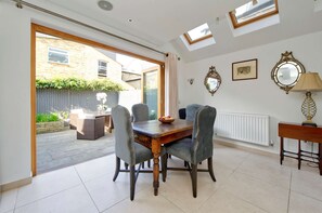 Apartment | 3 bedrooms, Internet