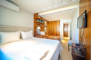 Deluxe House, Private Pool | Individually decorated, individually furnished, blackout drapes - Bz91 Centro 600m Rua das Pedras piscina (Buzios)