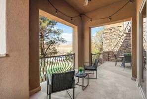 Terrace/patio - Sunset Vista - Amazing Views + Near National Park (Hurricane)