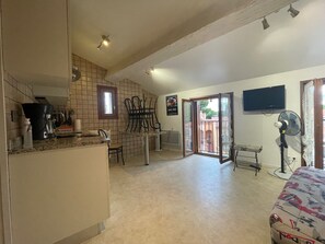 1 Schlafzimmer, Bügeleisen/Bügelbrett