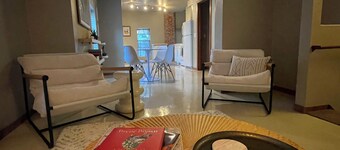 Cozy 2-bedroom apartment in Warren with AC, WiFi