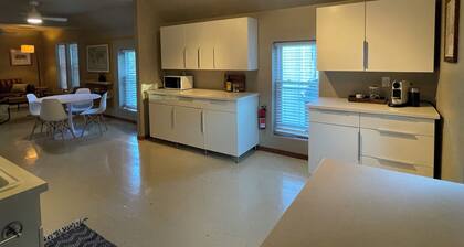 Cozy 2-bedroom apartment in Warren with AC, WiFi