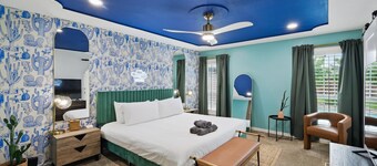 Country Living x Backyard Pool Oasis (4-BD/2-BA)