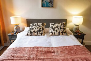 3 bedrooms, desk, iron/ironing board, travel cot