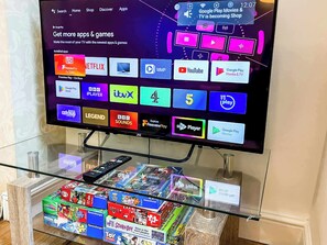 Games room - Stella's Cottage by STAE-Homes (Bristol)