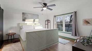 5 bedrooms, iron/ironing board, WiFi, bed sheets