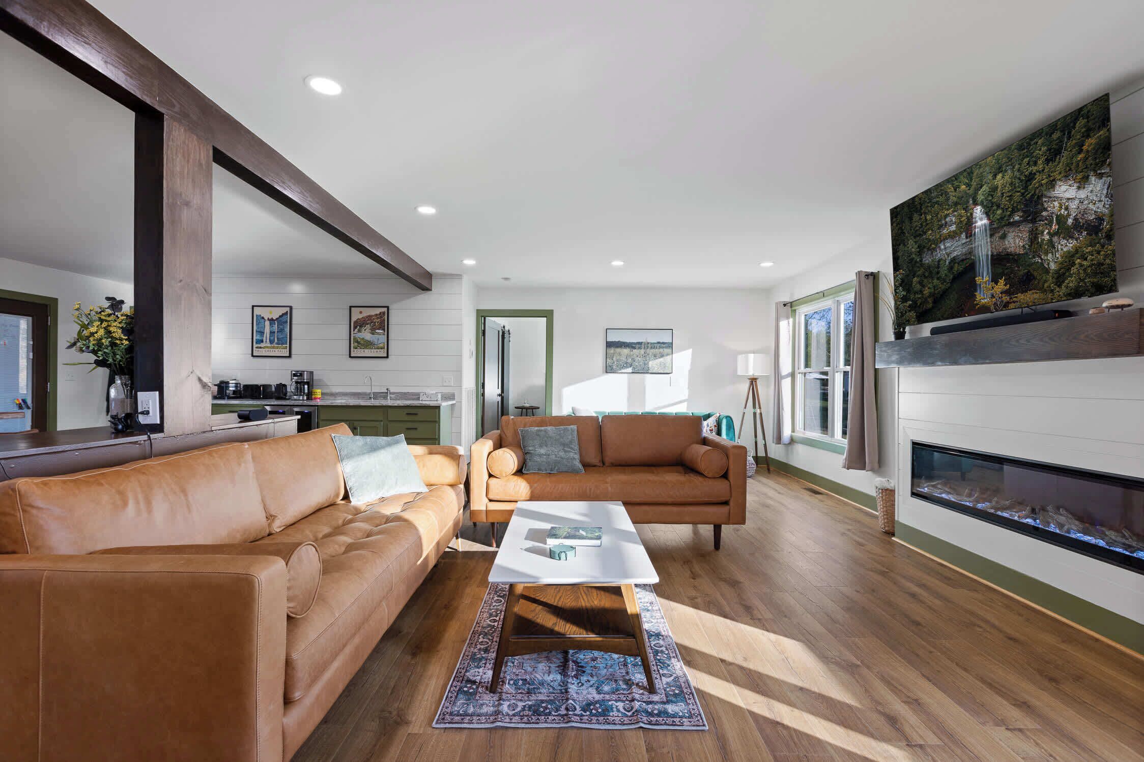 Televisio, takka, videopelejä, kirjoja