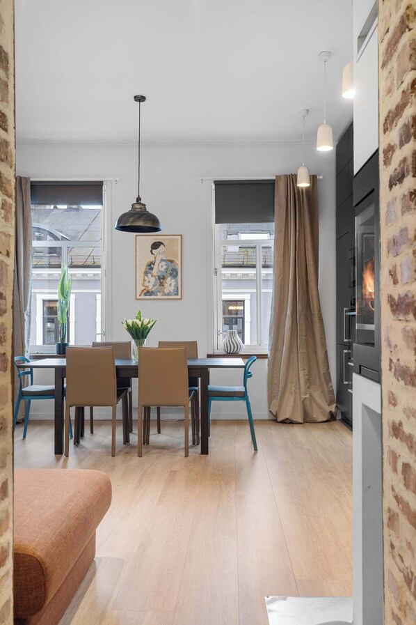 Dining - Stylish Apartment - Fireplace & Fully Equipped (Oslo kommune)