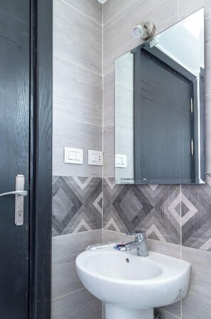 Free toiletries, bidet, soap, shampoo - Settle Inn Sodic Eastown Studio (New Cairo)
