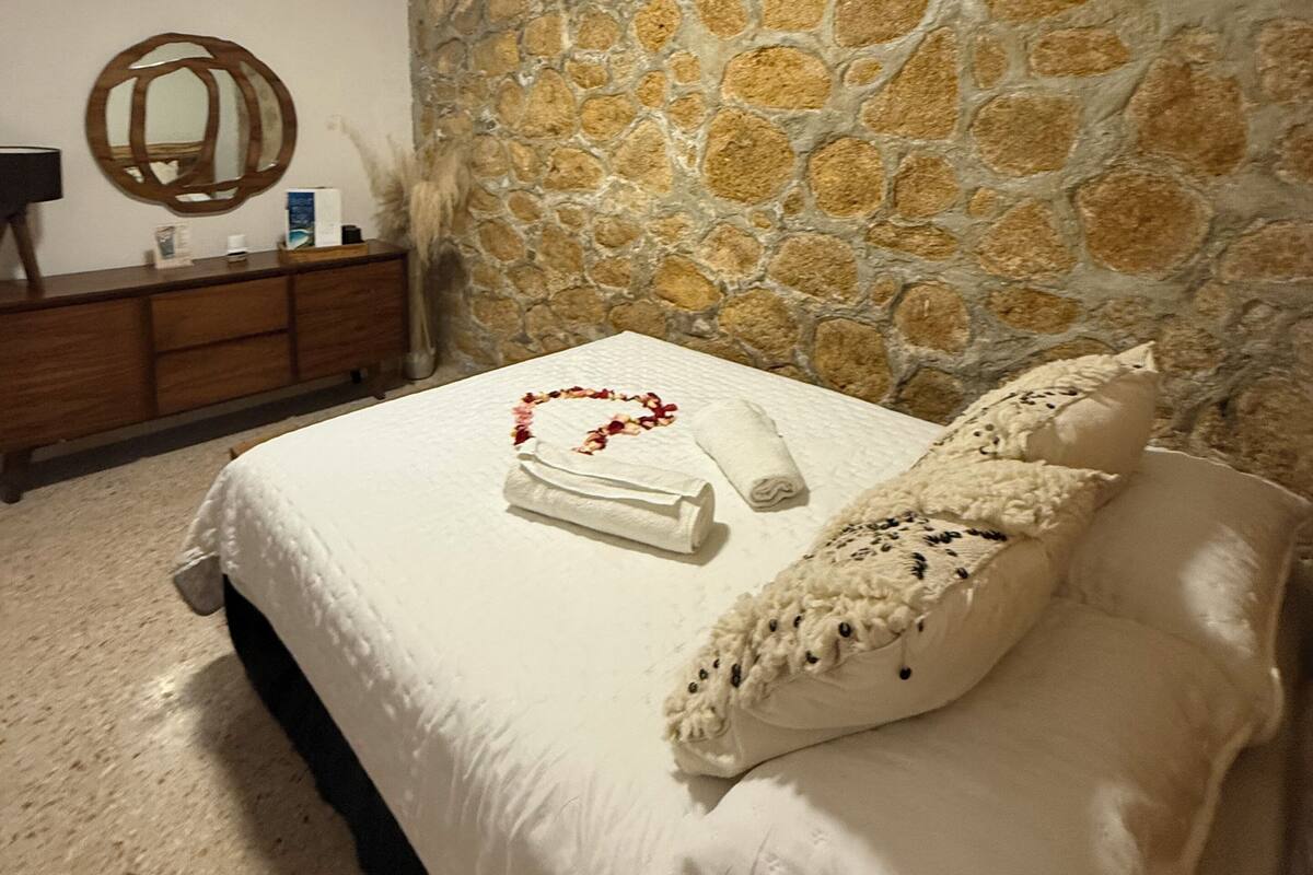Deluxe Room | Bed sheets