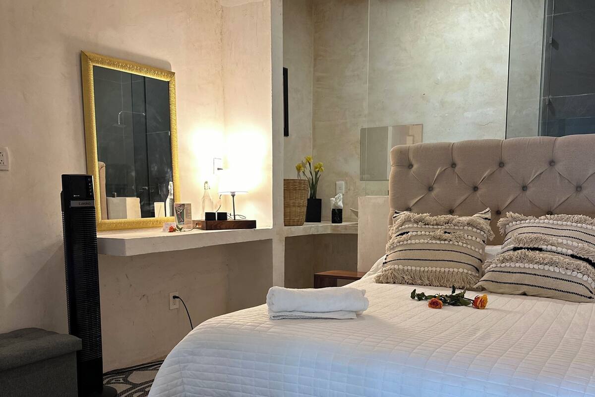 Basic Double Room | In-room dining