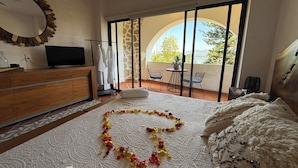 Luxury Double Room, Lake View | Bed sheets - Holistic boutique hotel airam  (Tequesquitengo)