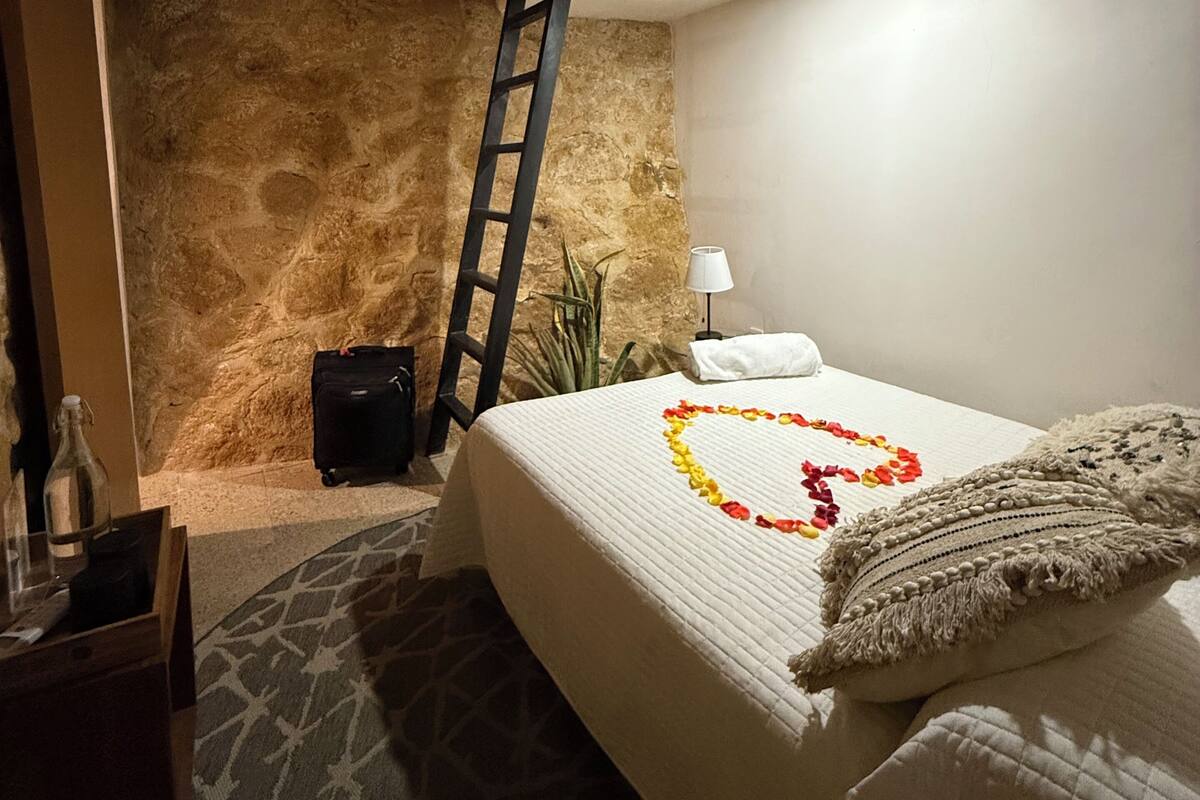Deluxe Double Room | Bed sheets