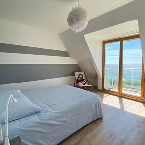 4 chambres, fer et planche à repasser, Wi-Fi, draps fournis